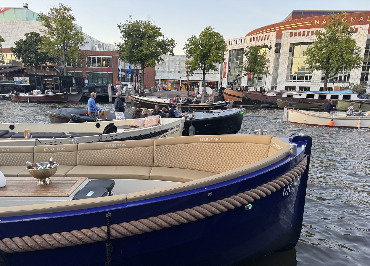Rejs po kanałach Amsterdamu