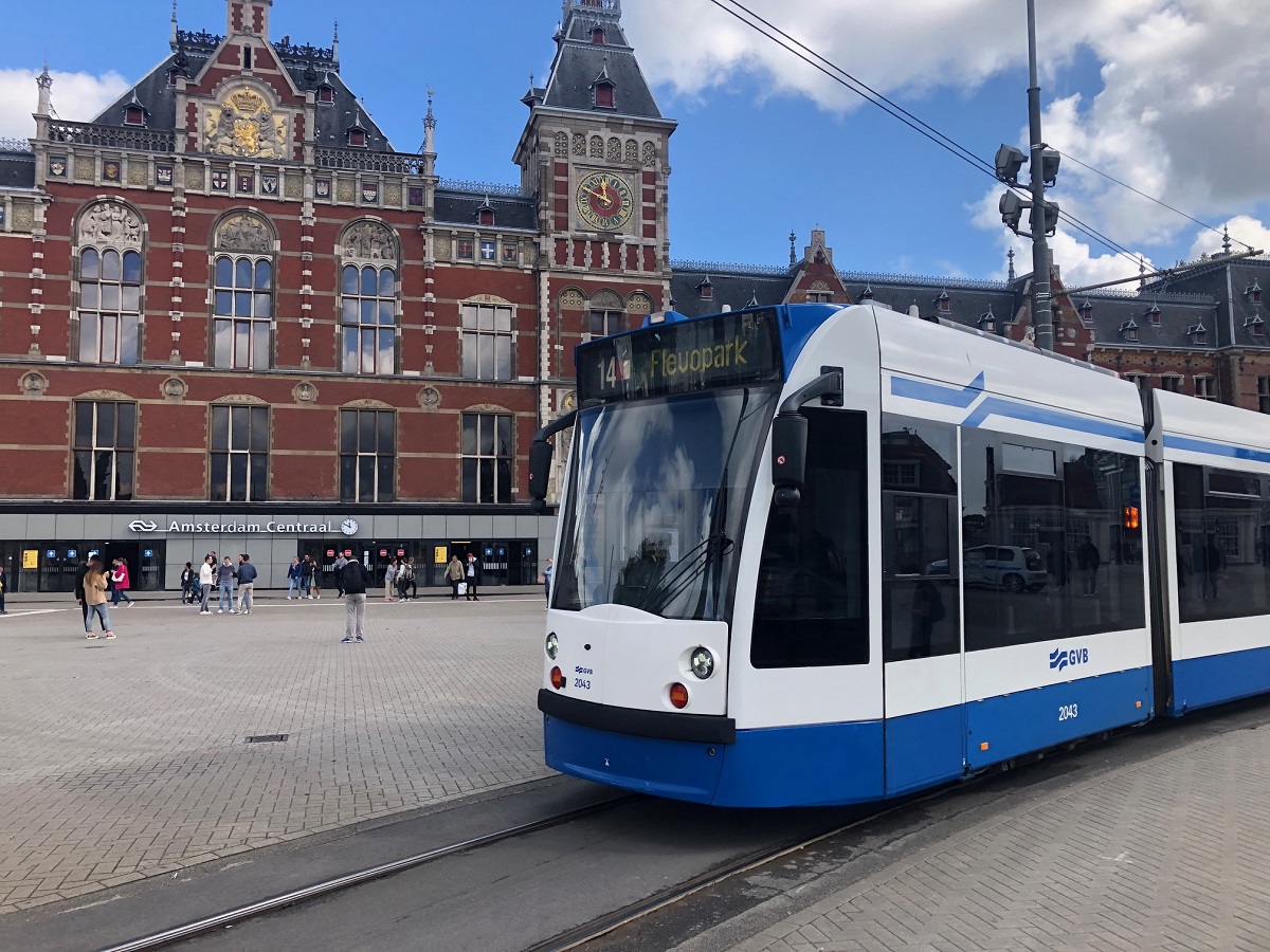 Bilety i transport publiczny w Amsterdamie 2025